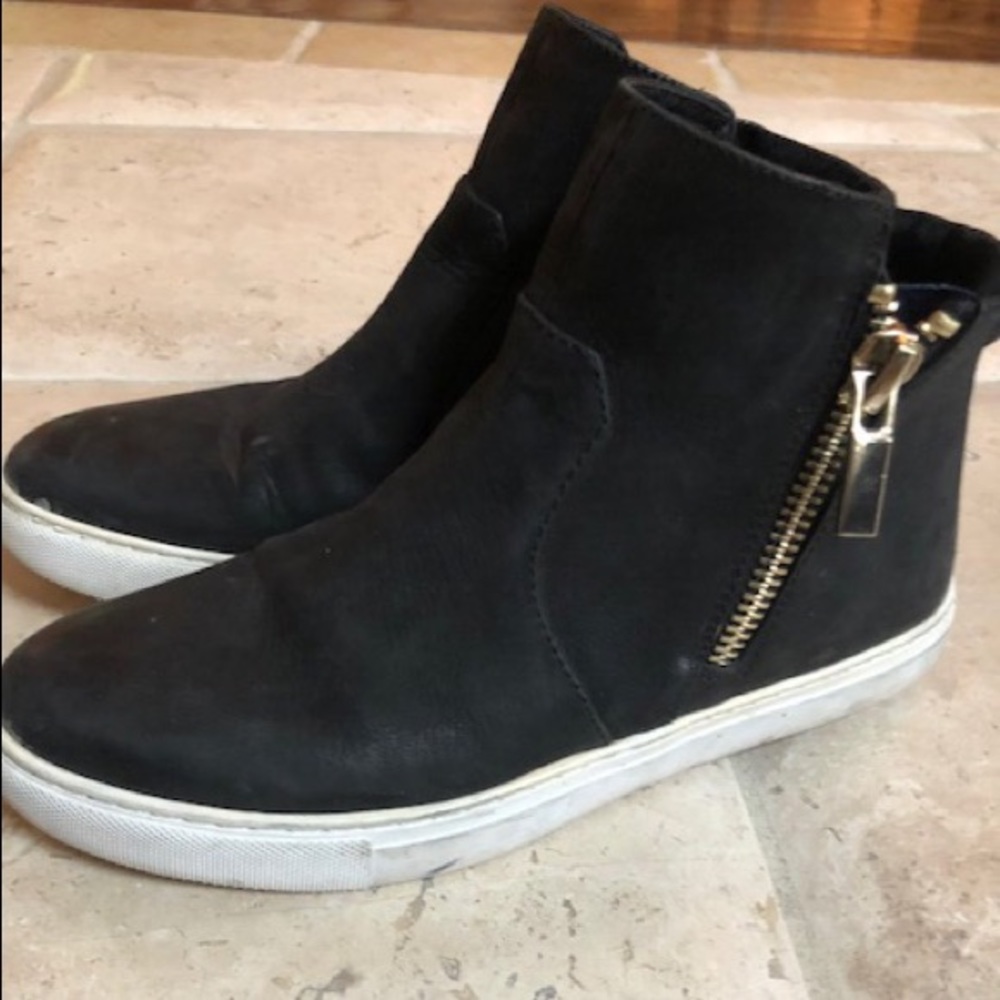 KENNETH COLE BLACK HIGH TOP SNEAKERS